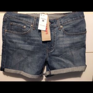 LEVI’S NWT jean shorts size 30 (US size 10)